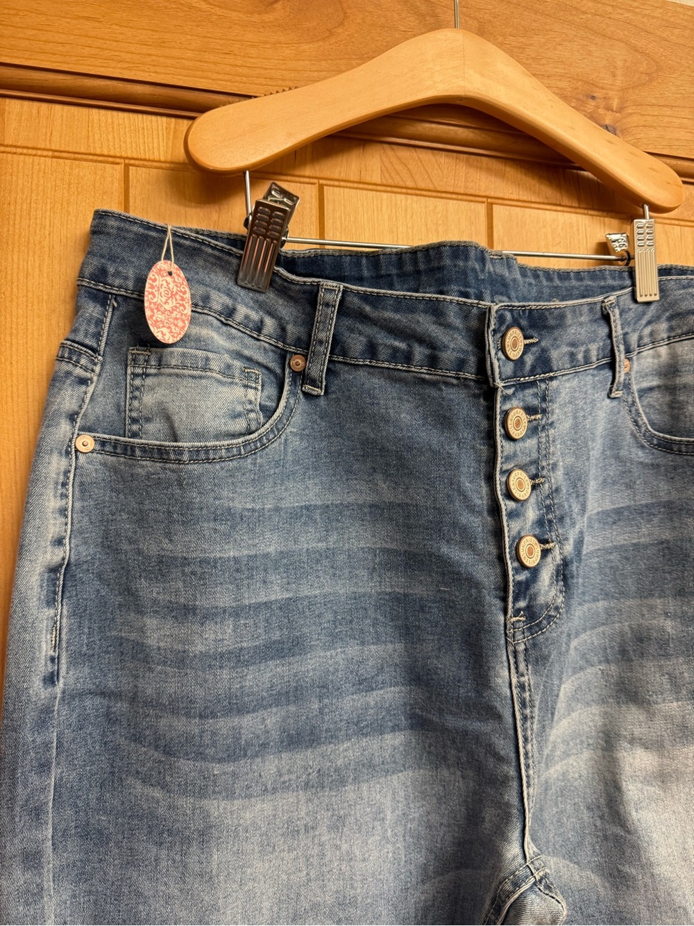 Classic High-Rise Button-Fly Women’s Cropped Jeans - Picture 4 of 8